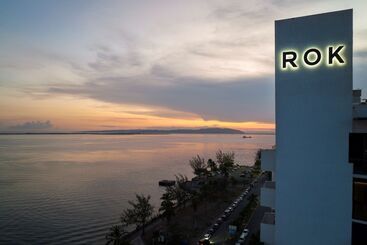 Rok Hotel Kingston, Tapestry Collection By Hilton