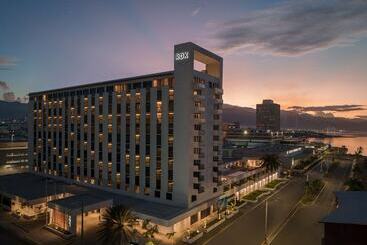 Rok Hotel Kingston, Tapestry Collection By Hilton