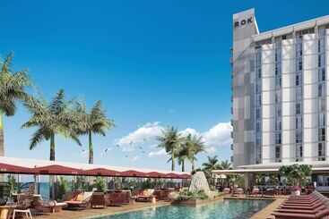 Rok Hotel Kingston, Tapestry Collection By Hilton
