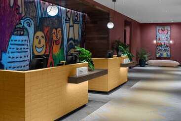 Rok Hotel Kingston, Tapestry Collection By Hilton