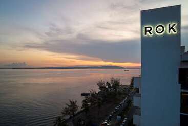 Rok Hotel Kingston, Tapestry Collection By Hilton