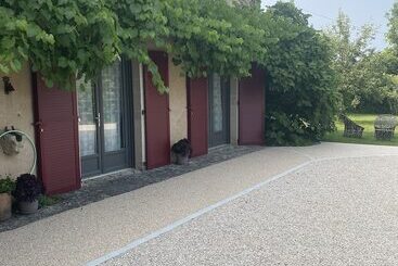 تختخواب و صبحانه Le Domaine Du Gravier