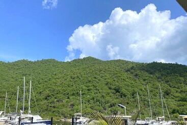 هتل Blue Sail
