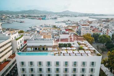 هتل The Standard, Ibiza