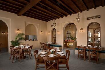 هتل Time Square Resort & Spa Bhuj