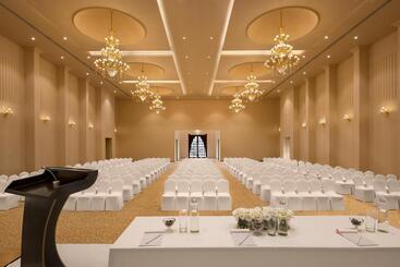 هتل Time Square Resort & Spa Bhuj