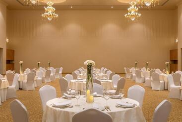 هتل Time Square Resort & Spa Bhuj