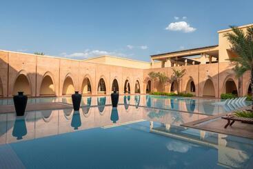 هتل Time Square Resort & Spa Bhuj