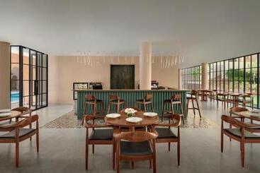هتل Time Square Resort & Spa Bhuj