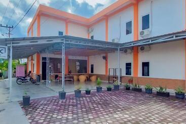 Urbanview Hotel Bundaran Besar Palangkaraya By Reddoorz