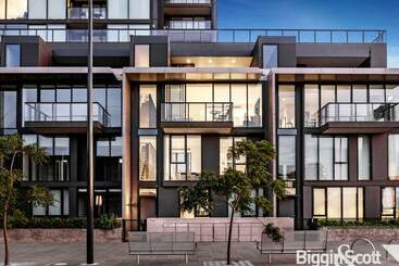 بنسيون City Unique Waterfront Townhouse