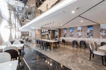 Atour Hotel Ningbo Xiangshan People S Square
