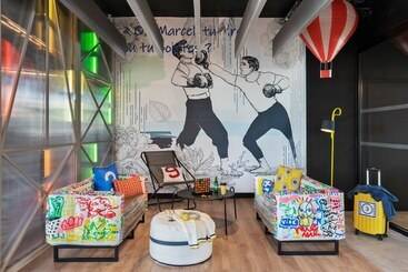 هتل Moxy La Ciotat