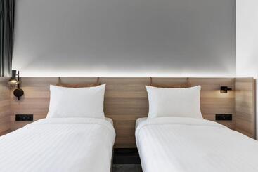هتل Moxy La Ciotat