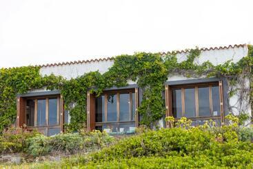 پانسیون Villa Curiazzi Guesthouse Viale La Pelosa 16