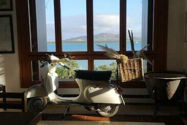 پانسیون Villa Curiazzi Guesthouse Viale La Pelosa 16