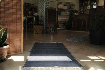 تختخواب و صبحانه Atjuditehome
