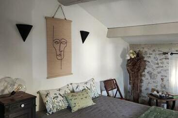 تختخواب و صبحانه Chambres Du Clocher