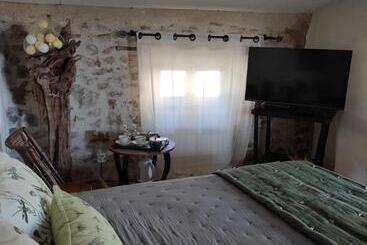 تختخواب و صبحانه Chambres Du Clocher