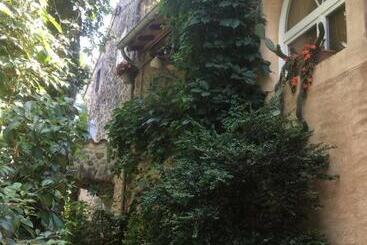 تختخواب و صبحانه Chambres Du Clocher