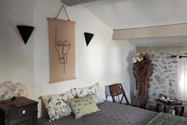 تختخواب و صبحانه Chambres Du Clocher