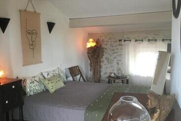 تختخواب و صبحانه Chambres Du Clocher