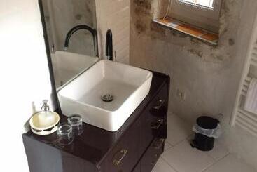 تختخواب و صبحانه Chambres Du Clocher