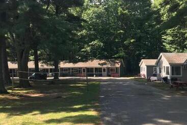 هتل Elmwood Motor Court
