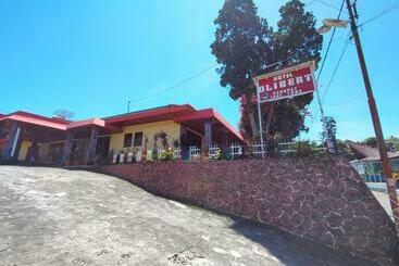 فندق Olibert Parapat Ajibata Mitra Reddoorz