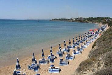 استراحتگاه Suite Bice In Villaggio Seleno