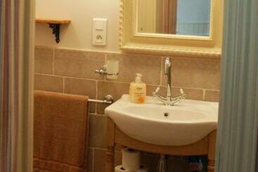 Le Logis Du Pressoir Chambre D Hotes Bed & Breakfast In Beautiful 18th Century Estate In The Heart O