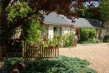 Le Logis Du Pressoir Chambre D Hotes Bed & Breakfast In Beautiful 18th Century Estate In The Heart O