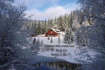 پانسیون Jezírko Lesní Restaurant & Penzion
