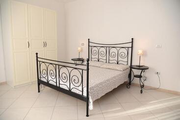 پانسیون Jonico Guest House