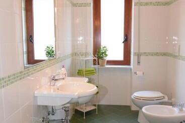 پانسیون Jonico Guest House