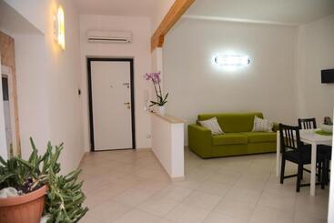پانسیون Jonico Guest House