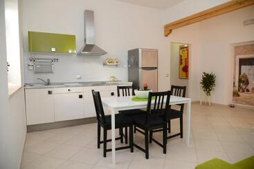 پانسیون Jonico Guest House