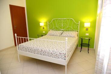 پانسیون Jonico Guest House