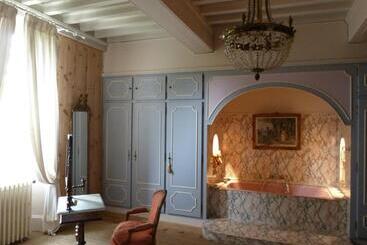 تختخواب و صبحانه Hôtes De Montboulan