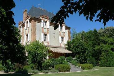 تختخواب و صبحانه Hôtes De Montboulan