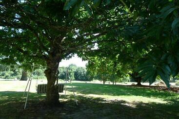 تختخواب و صبحانه Hôtes De Montboulan