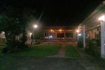 پانسیون Sanhak Guesthouse 1