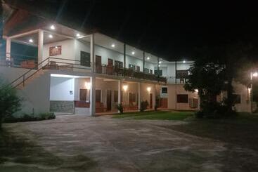 پانسیون Sanhak Guesthouse 1