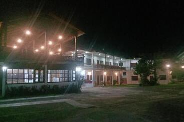 پانسیون Sanhak Guesthouse 1