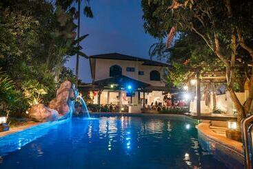 פנסיון Tanjung Villa