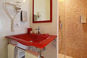 تختخواب و صبحانه Irooms Forum & Colosseum