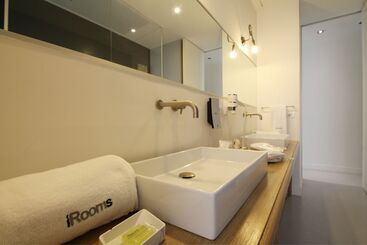 تختخواب و صبحانه Irooms Forum & Colosseum