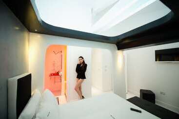 تختخواب و صبحانه Irooms Forum & Colosseum