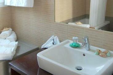 هتل Apolis Beachscape