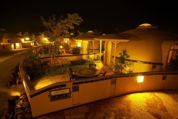 هتل Aso Farm Land